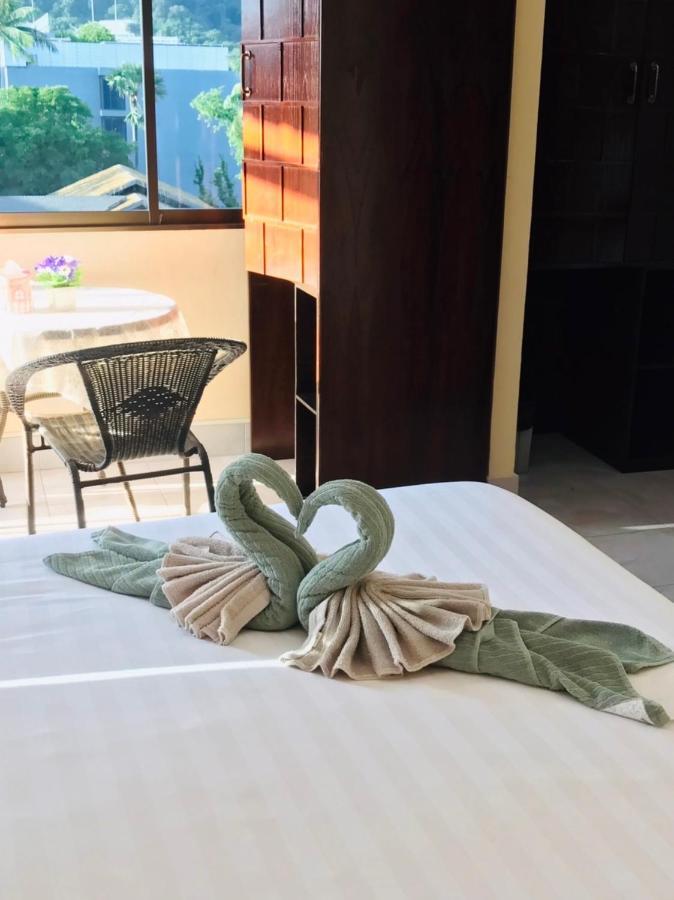 Happy Holidays Hotel Patong Exterior foto