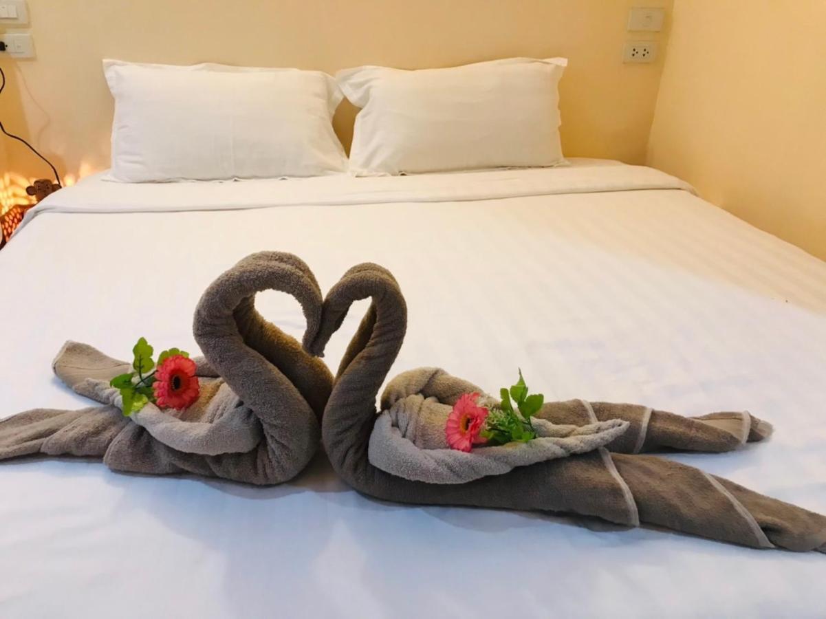 Happy Holidays Hotel Patong Exterior foto
