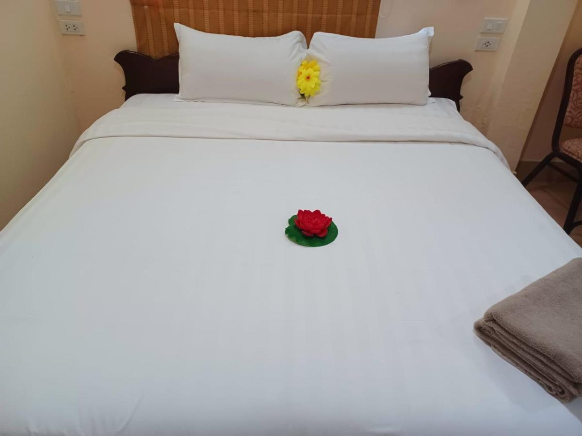 Happy Holidays Hotel Patong Exterior foto