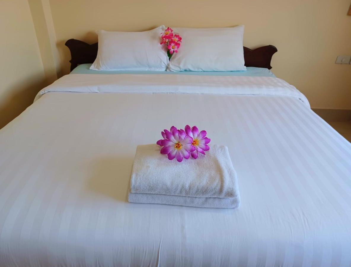 Happy Holidays Hotel Patong Exterior foto