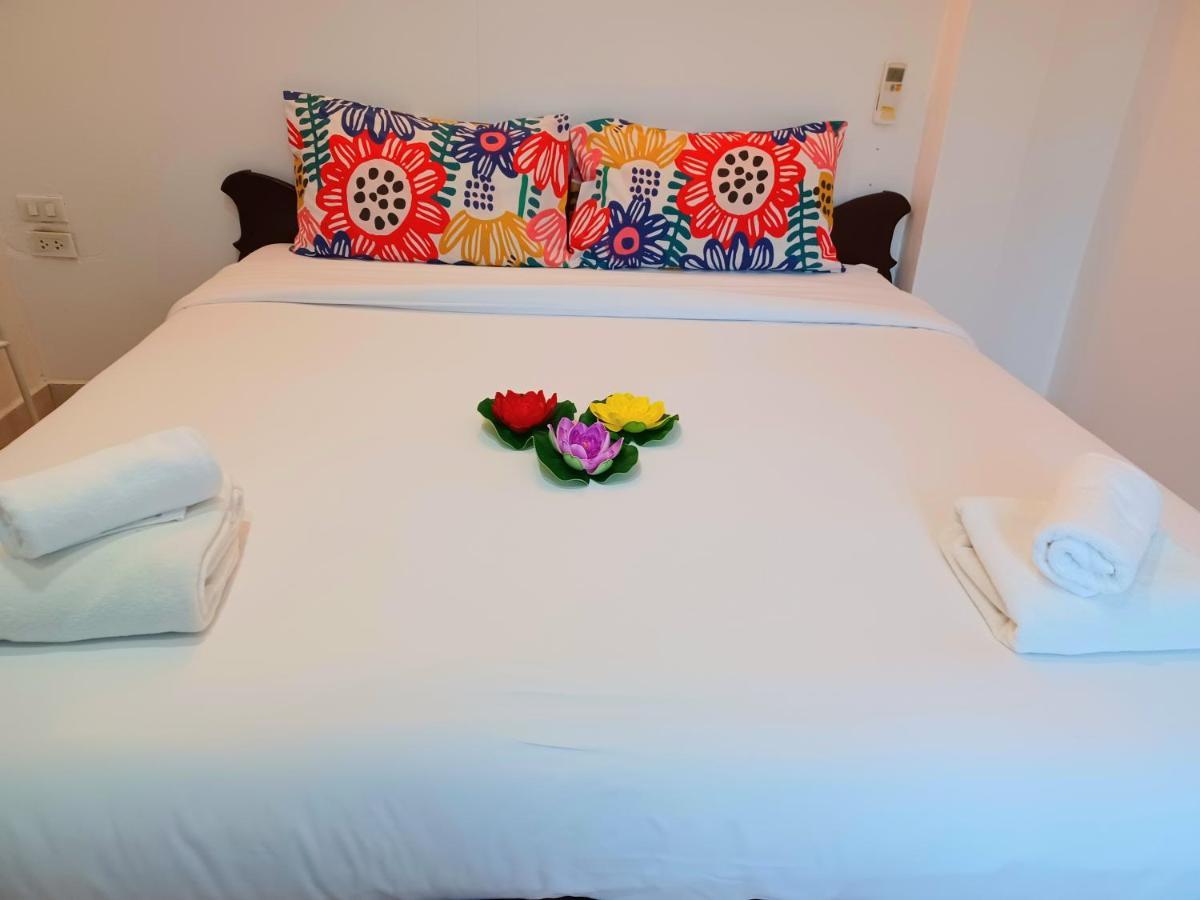 Happy Holidays Hotel Patong Exterior foto