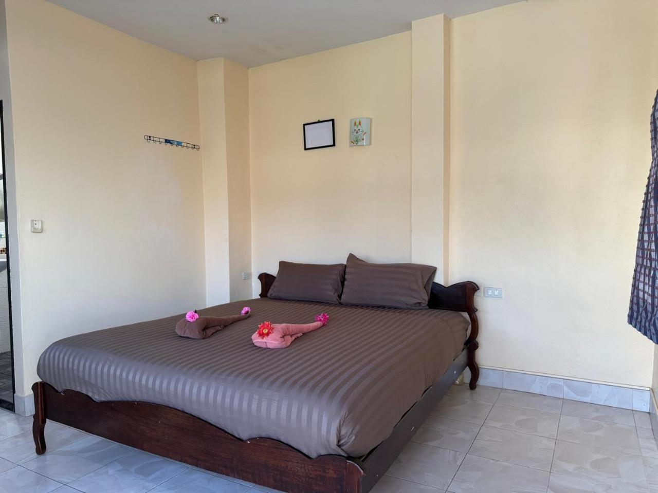 Happy Holidays Hotel Patong Exterior foto